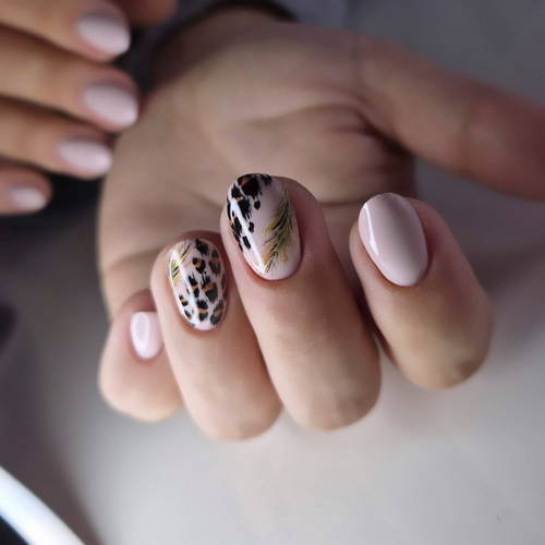 Travail d'ongles ObsidiAnn