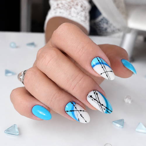Travail d'ongles ObsidiAnn